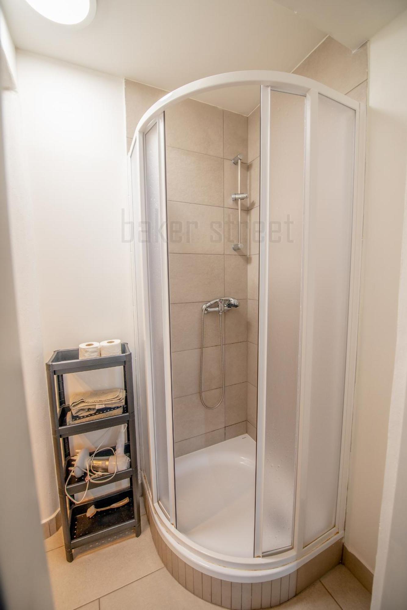 Cozy Apartment Close To Palmovka 프라하 외부 사진