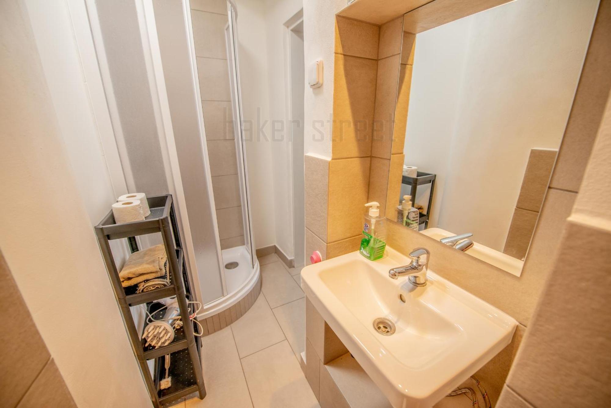 Cozy Apartment Close To Palmovka 프라하 외부 사진
